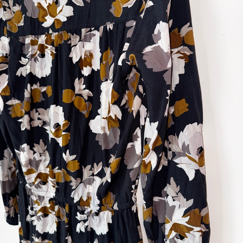 Floral Print Romper with Button Detail - Picture 3 of 4